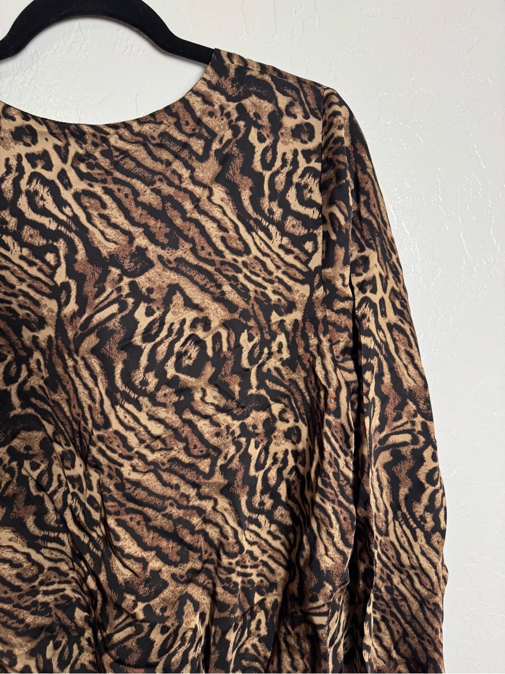 Good American Jaguar Leopard Print Satin Faux Wrap Bodysuit Long Sleeve Large 3 - Picture 10 of 12